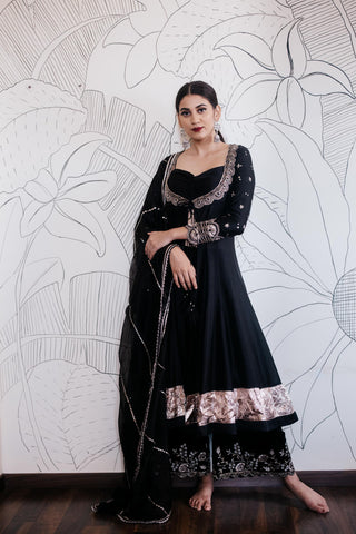 Embroidered Black Anarkali Suit set - Kavvach 